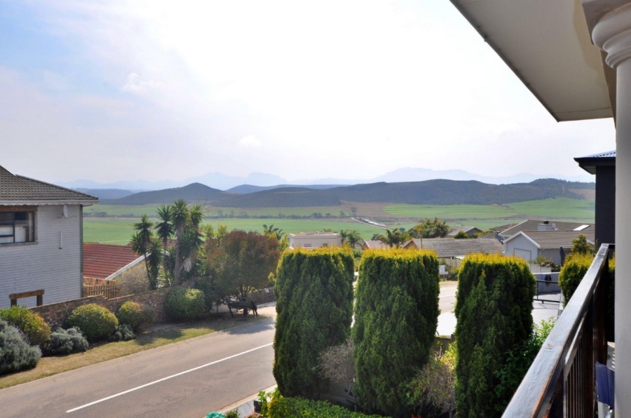 4 Bedroom Property for Sale in Fraaiuitsig Western Cape